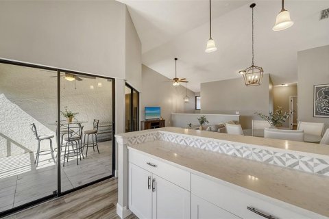 Condo in Sarasota, Florida, 3 bedrooms  № 1515537 - photo 14