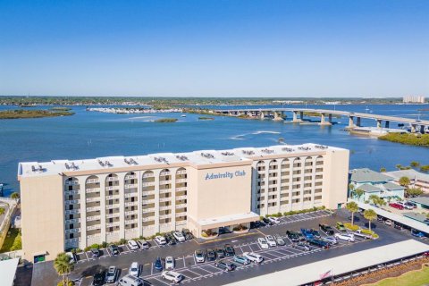 Condominio en Port Orange, Florida, 2 dormitorios № 2148138