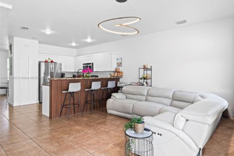 Villa ou maison à vendre à Hialeah, Floride: 2 chambres, 132.11 m2 № 1959645 - photo 5