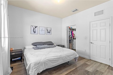 Villa ou maison à vendre à Hialeah, Floride: 2 chambres, 132.11 m2 № 1959645 - photo 12