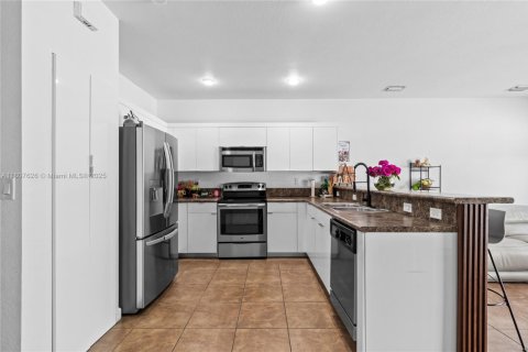 Villa ou maison à vendre à Hialeah, Floride: 2 chambres, 132.11 m2 № 1959645 - photo 7