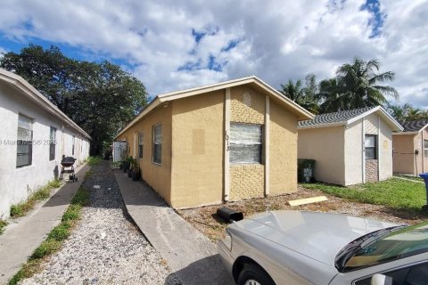 Commercial property in Fort Lauderdale, Florida 125.42 sq.m. № 1703383 - photo 2