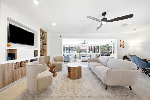Casa en venta en Saint Petersburg, Florida, 3 dormitorios, 145.3 m2 № 2383414 - foto 4