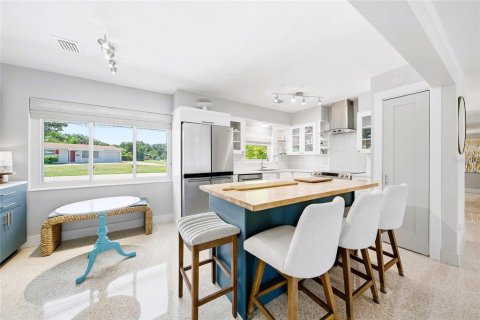 Casa en venta en Saint Petersburg, Florida, 3 dormitorios, 145.3 m2 № 2383414 - foto 9