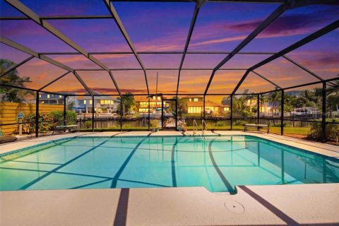 Casa en venta en Saint Petersburg, Florida, 3 dormitorios, 145.3 m2 № 2383414 - foto 30