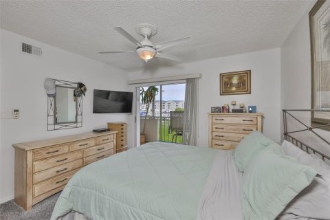 Condominio en alquiler en New Port Richey, Florida, 2 dormitorios, 92.34 m2 № 2143236 - foto 20