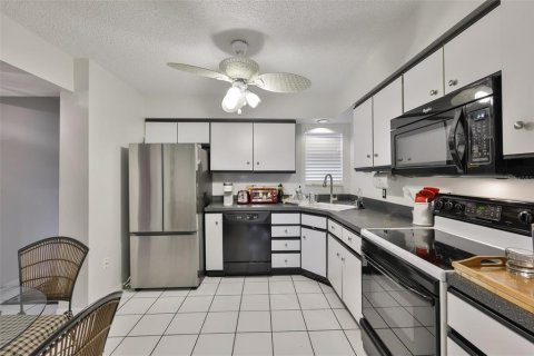 Condominio en alquiler en New Port Richey, Florida, 2 dormitorios, 92.34 m2 № 2143236 - foto 16