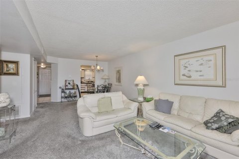 Condominio en alquiler en New Port Richey, Florida, 2 dormitorios, 92.34 m2 № 2143236 - foto 9