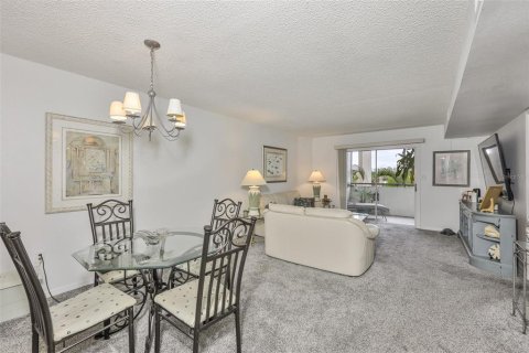 Condominio en alquiler en New Port Richey, Florida, 2 dormitorios, 92.34 m2 № 2143236 - foto 13