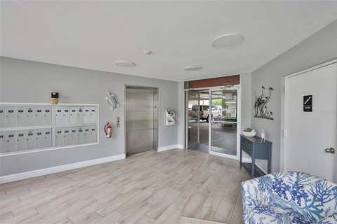Condominio en alquiler en New Port Richey, Florida, 2 dormitorios, 92.34 m2 № 2143236 - foto 4