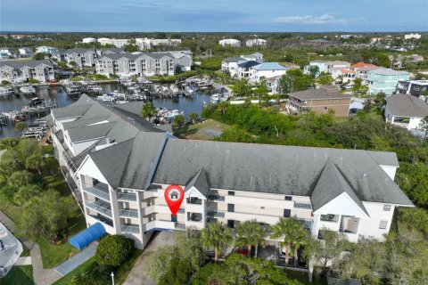 Condominio en alquiler en New Port Richey, Florida, 2 dormitorios, 92.34 m2 № 2143236 - foto 3