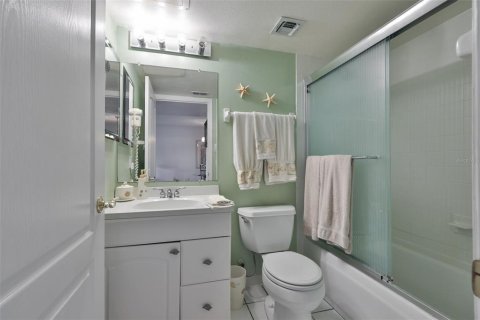 Condominio en alquiler en New Port Richey, Florida, 2 dormitorios, 92.34 m2 № 2143236 - foto 25