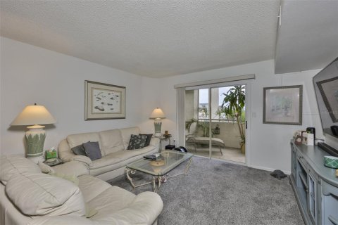 Condominio en alquiler en New Port Richey, Florida, 2 dormitorios, 92.34 m2 № 2143236 - foto 7