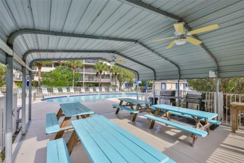 Condominio en alquiler en New Port Richey, Florida, 2 dormitorios, 92.34 m2 № 2143236 - foto 28