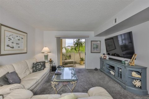 Condominio en alquiler en New Port Richey, Florida, 2 dormitorios, 92.34 m2 № 2143236 - foto 8