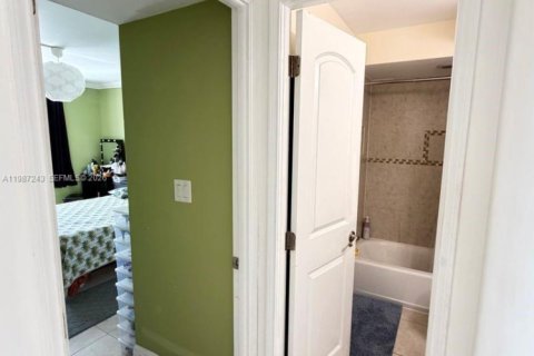 Купить кондоминиум в Форт-Лодердейл, Флорида 1 спальня, 64.1м2, № 2058857 - фото 8