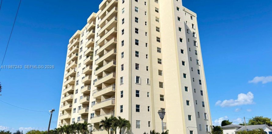 Кондоминиум с 1 спальней в Форт-Лодердейл, Флорида № 2058857