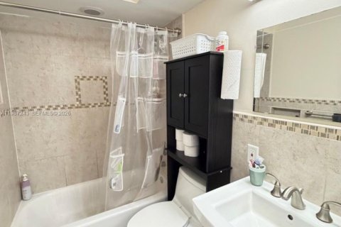 Купить кондоминиум в Форт-Лодердейл, Флорида 1 спальня, 64.1м2, № 2058857 - фото 9