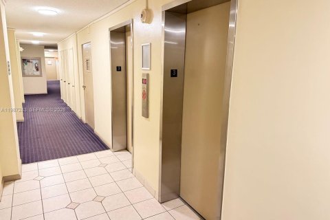 Купить кондоминиум в Форт-Лодердейл, Флорида 1 спальня, 64.1м2, № 2058857 - фото 16