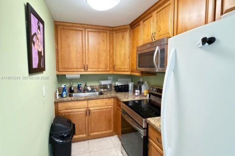 Купить кондоминиум в Форт-Лодердейл, Флорида 1 спальня, 64.1м2, № 2058857 - фото 2