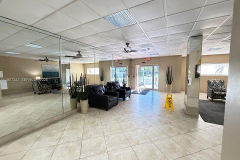 Купить кондоминиум в Форт-Лодердейл, Флорида 1 спальня, 64.1м2, № 2058857 - фото 19