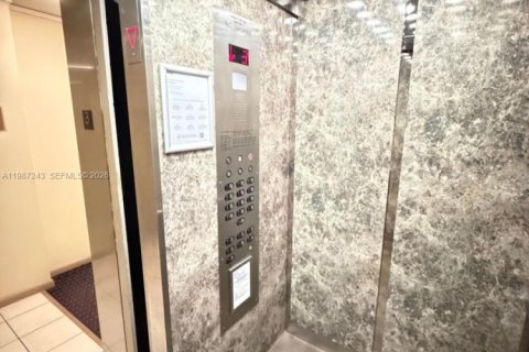 Купить кондоминиум в Форт-Лодердейл, Флорида 1 спальня, 64.1м2, № 2058857 - фото 14