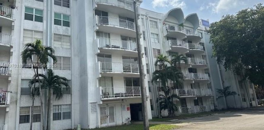 Condo in Miami, Florida, 2 bedrooms  № 2031433