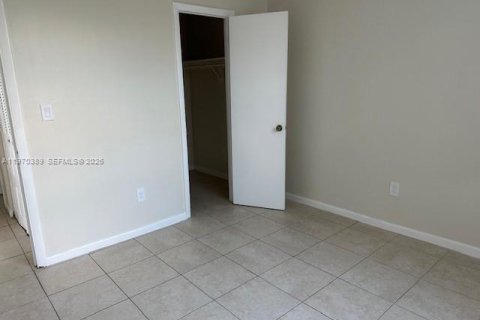 Condo in Miami, Florida, 2 bedrooms  № 2031433 - photo 17