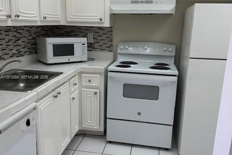 Condo in Miami, Florida, 2 bedrooms  № 2031433 - photo 10