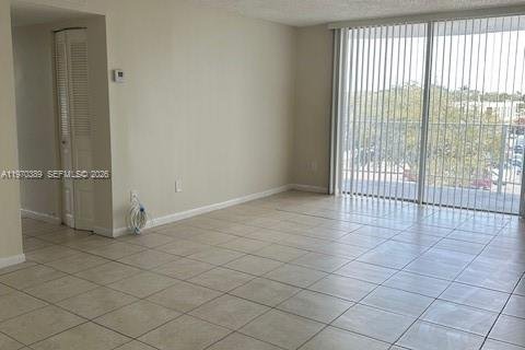 Condo in Miami, Florida, 2 bedrooms  № 2031433 - photo 7