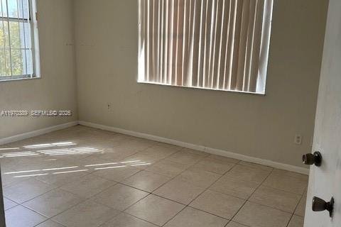 Condo in Miami, Florida, 2 bedrooms  № 2031433 - photo 18