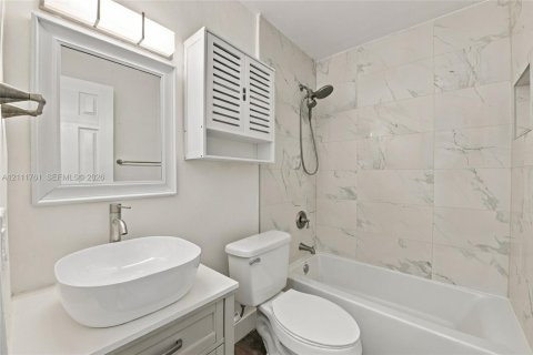 Casa en venta en North Lauderdale, Florida, 2 dormitorios, 97.92 m2 № 2429875 - foto 10