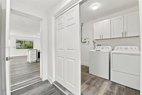 Casa en venta en North Lauderdale, Florida, 2 dormitorios, 97.92 m2 № 2429875 - foto 16