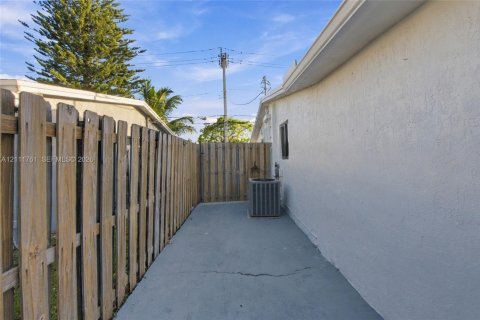 Casa en venta en North Lauderdale, Florida, 2 dormitorios, 97.92 m2 № 2429875 - foto 20