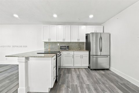 Casa en venta en North Lauderdale, Florida, 2 dormitorios, 97.92 m2 № 2429875 - foto 5