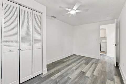 Casa en venta en North Lauderdale, Florida, 2 dormitorios, 97.92 m2 № 2429875 - foto 14