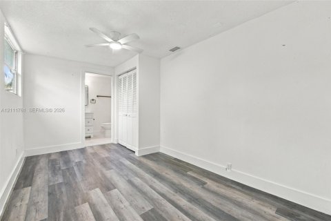 Casa en venta en North Lauderdale, Florida, 2 dormitorios, 97.92 m2 № 2429875 - foto 13