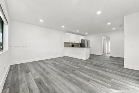 Casa en venta en North Lauderdale, Florida, 2 dormitorios, 97.92 m2 № 2429875 - foto 7