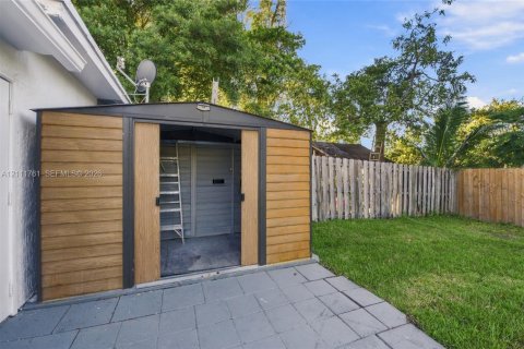 Casa en venta en North Lauderdale, Florida, 2 dormitorios, 97.92 m2 № 2429875 - foto 17
