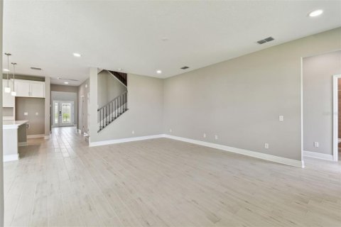 House in Zephyrhills, Florida 5 bedrooms, 328.04 sq.m. № 1559970 - photo 26