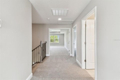 House in Zephyrhills, Florida 5 bedrooms, 328.04 sq.m. № 1559970 - photo 28