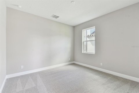 House in Zephyrhills, Florida 5 bedrooms, 328.04 sq.m. № 1559970 - photo 25