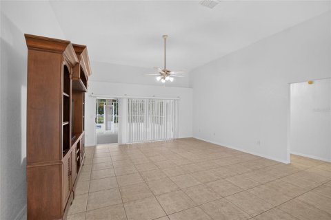 House in Plant City, Florida 3 bedrooms, 205.31 sq.m. № 2217135 - photo 29