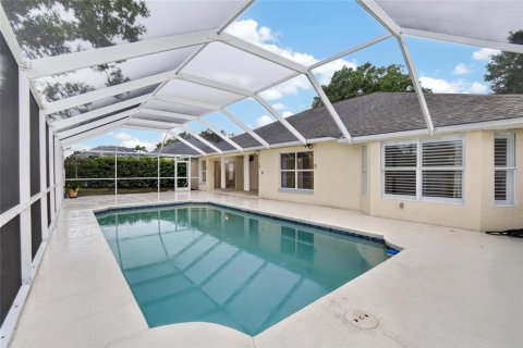 House in Plant City, Florida 3 bedrooms, 205.31 sq.m. № 2217135 - photo 13