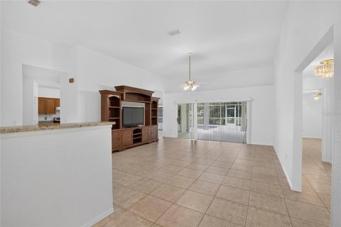 House in Plant City, Florida 3 bedrooms, 205.31 sq.m. № 2217135 - photo 25