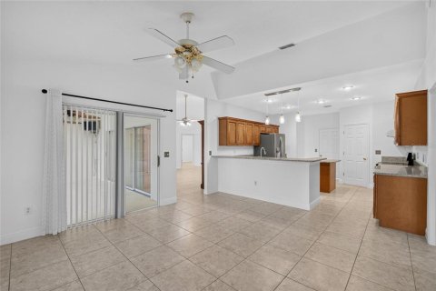 House in Plant City, Florida 3 bedrooms, 205.31 sq.m. № 2217135 - photo 23