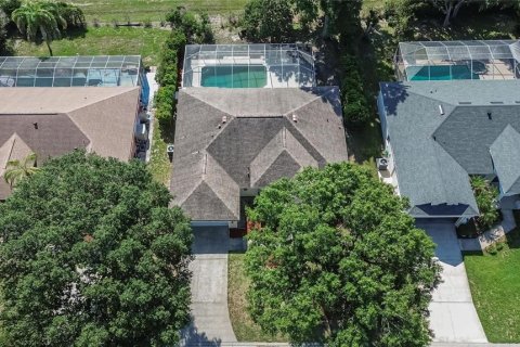 House in Plant City, Florida 3 bedrooms, 205.31 sq.m. № 2217135 - photo 10