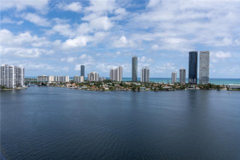 Condo in Aventura, Florida, 3 bedrooms  № 1763839 - photo 29