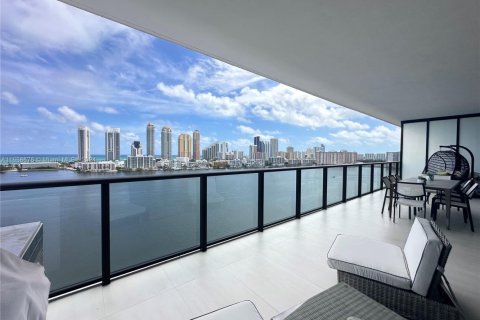 Condo in Aventura, Florida, 3 bedrooms  № 1763839 - photo 1