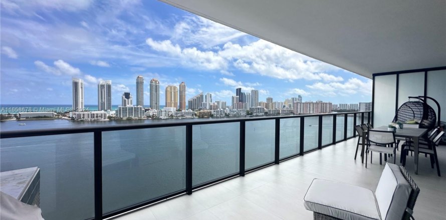 Condo in Aventura, Florida, 3 bedrooms № 1763839